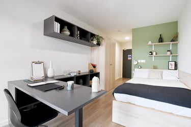 Silver En Suite at Dun Holm House, Unit 8, The Riverwalk, City Centre, Durham, DH14SL - Image 2